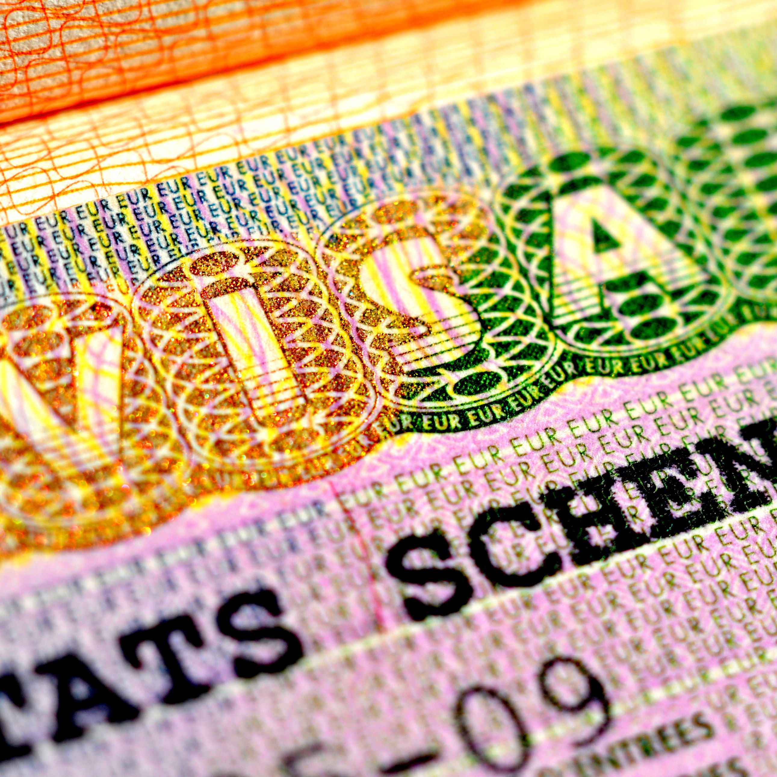 Болгария начнет выдавать шенгенские визы. Шенген. Шенгенская виза. Виза шенген на 5 лет. Мультивиза шенген на 5 лет.